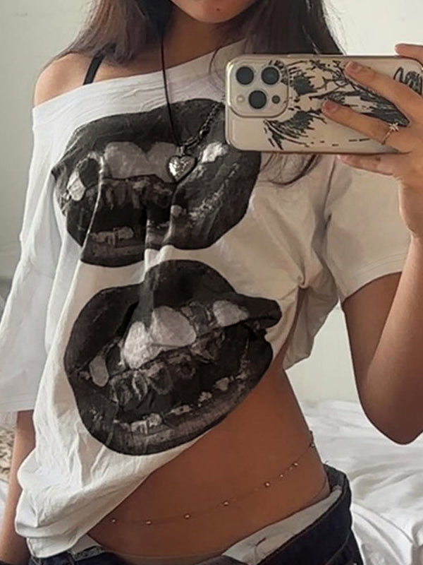 White vintage T-shirt with lips print and oversized fit