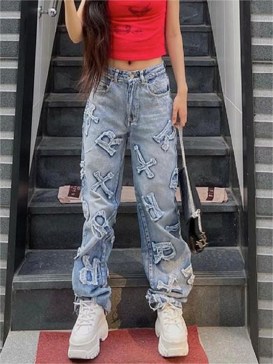 Faded boyfriend jeans with letter patch