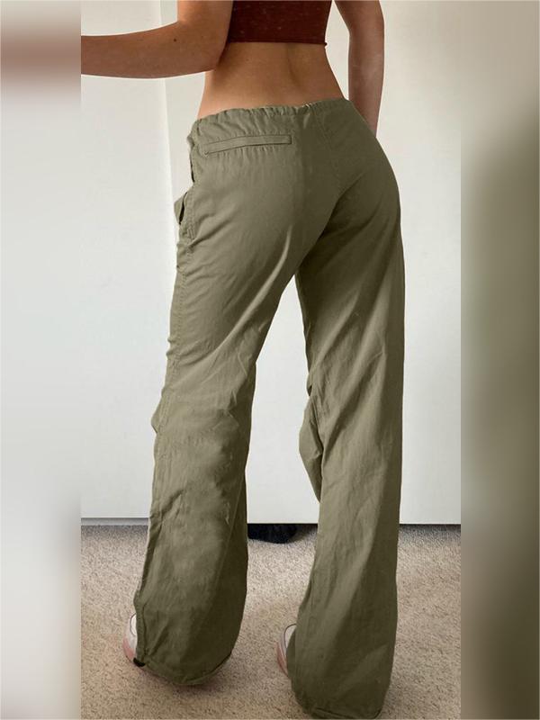 Green cargo trousers with straight legs and pockets