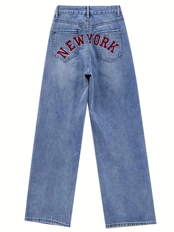 Baggy boyfriend jeans with an embroidered motif on the back