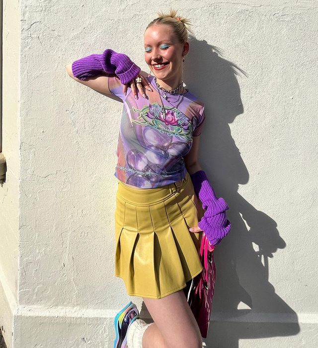 Purple vintage short sleeve crop top with print