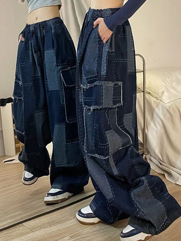 Blue vintage cargo pants with wide cut and checked pattern