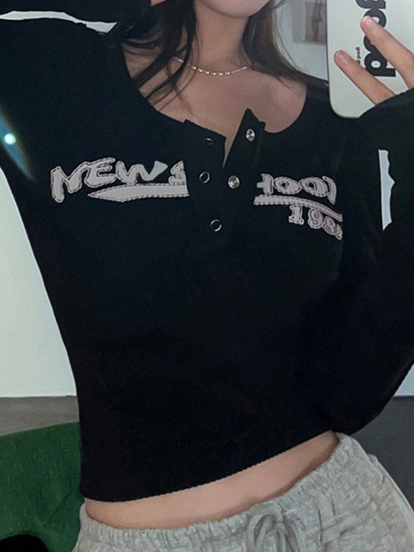 Y2K Black Long Sleeve Rib Crop Top with Letter Print