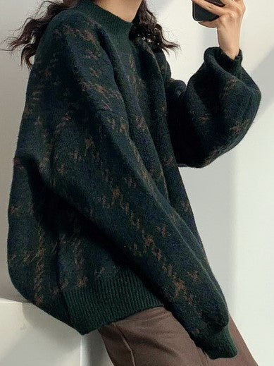 Vintage green knitted sweater with check pattern