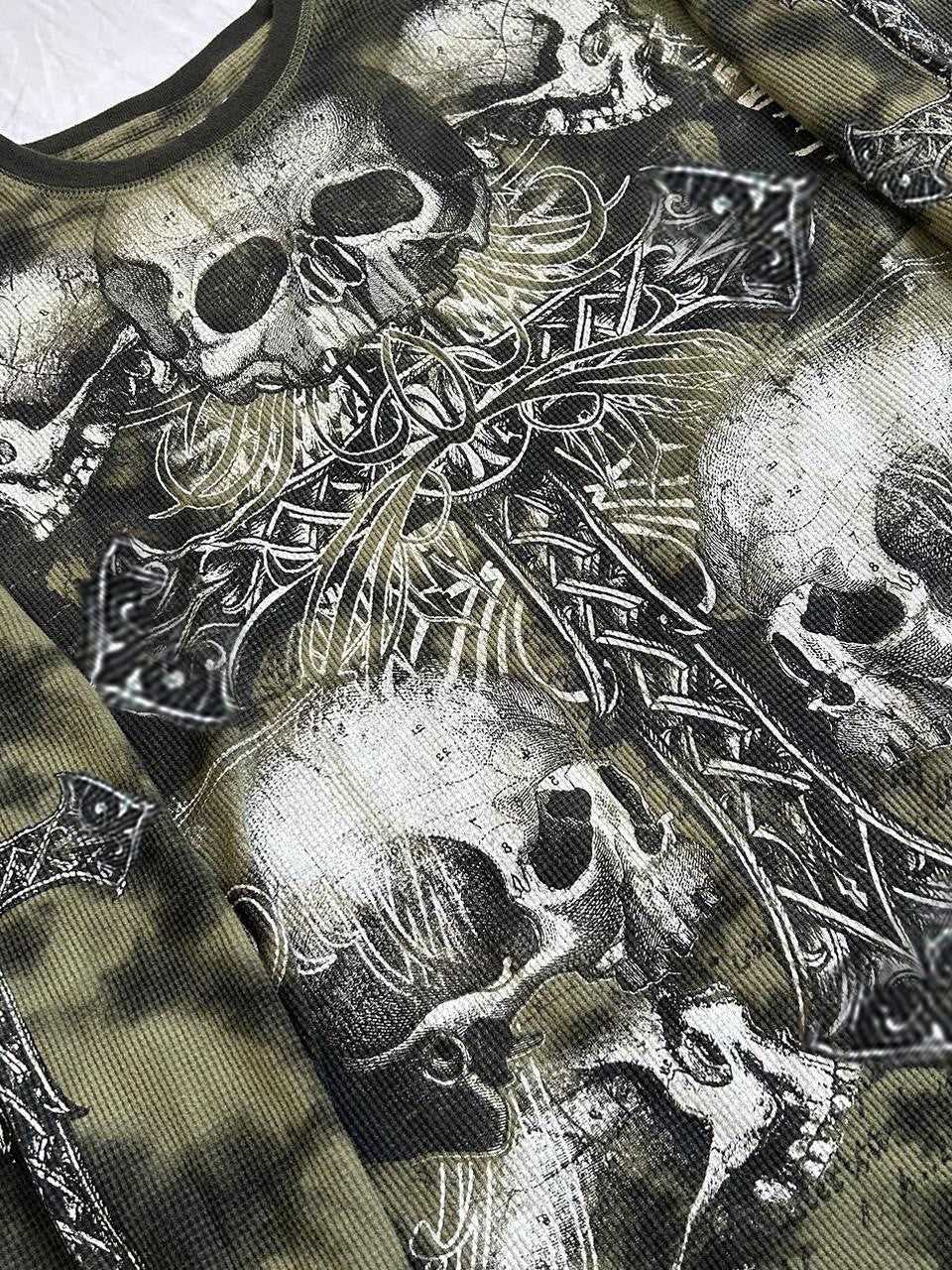 Punk oversize long-sleeved shirt with skull cross print