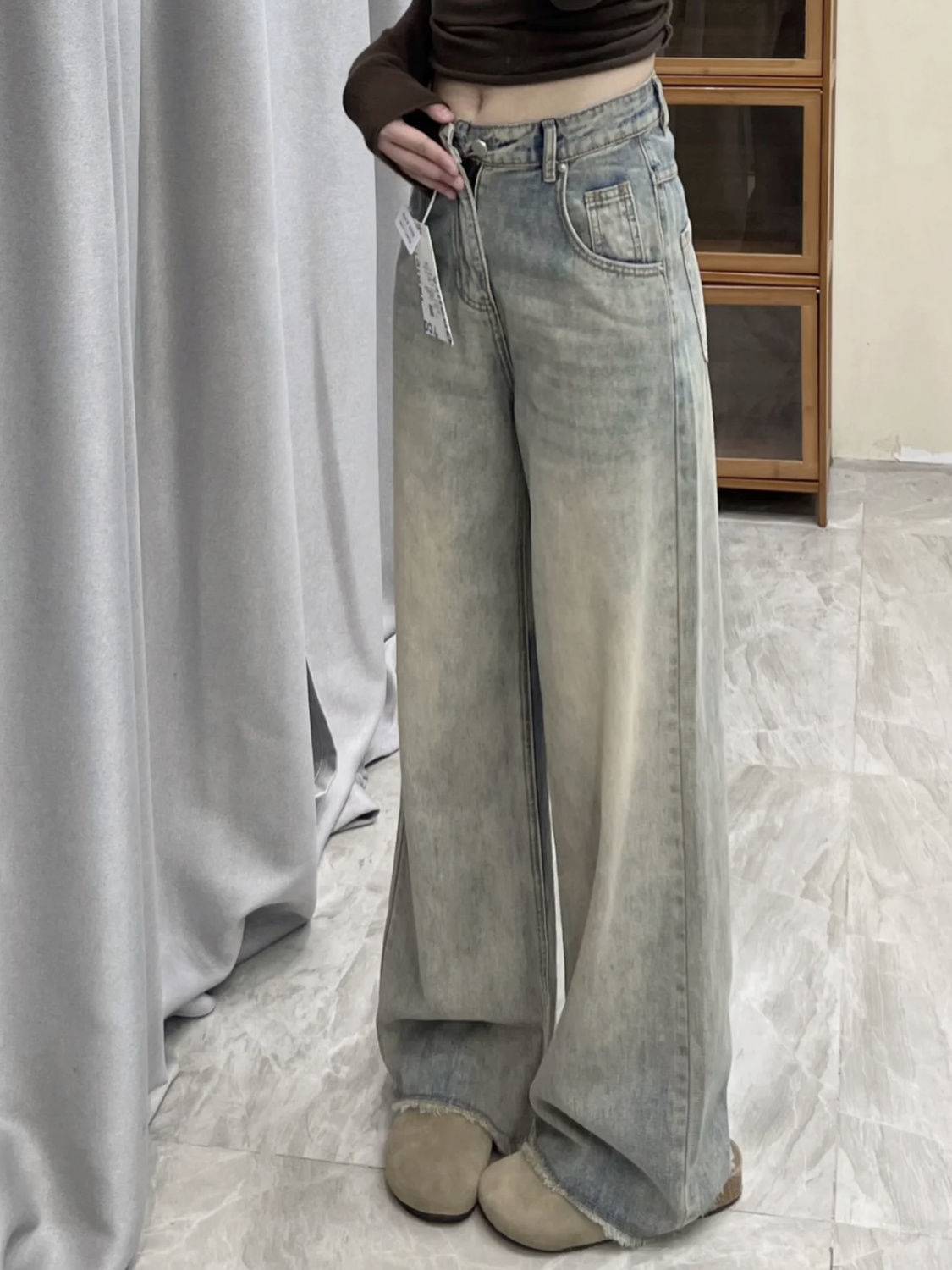 Light Vintage Fade Effect Raw Hem Boyfriend Jeans