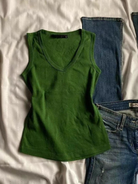 JY Green Vintage V Neck Sleeveless Tank Top / Green Vintage V Neck Sleeveless Tank Top