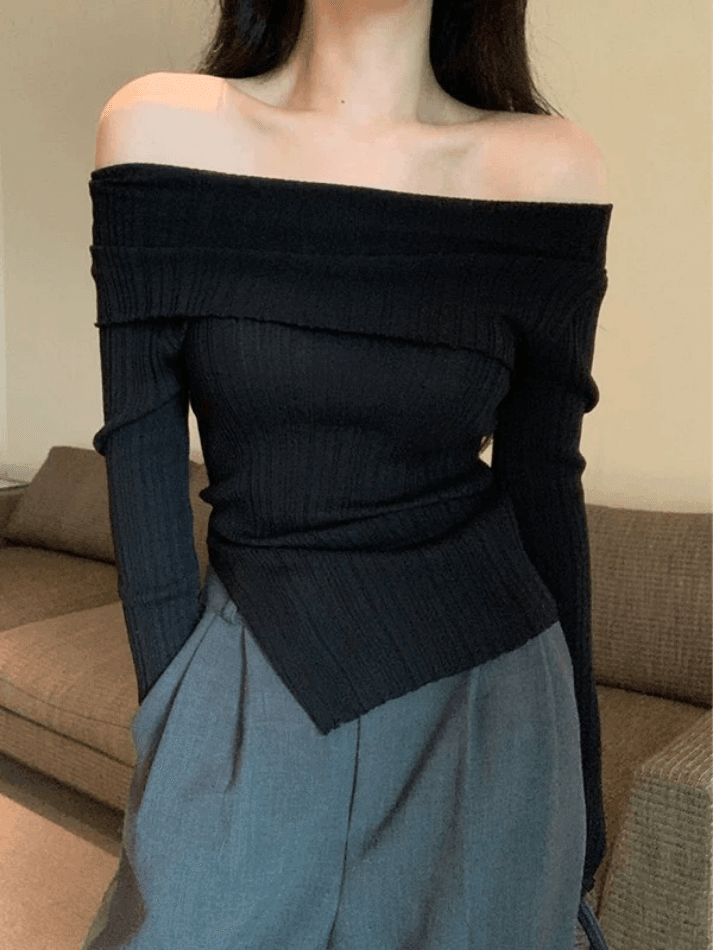 Off shoulder rib knit top with slit