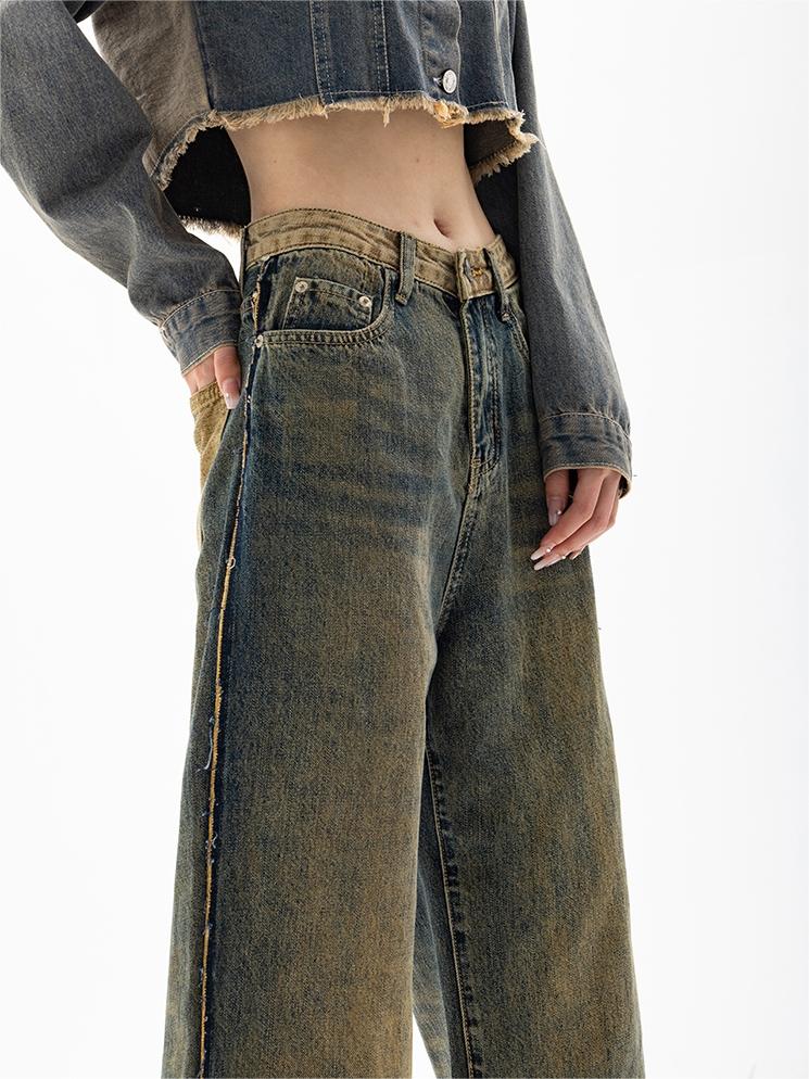 Boyfriend jeans with a classic vintage wash