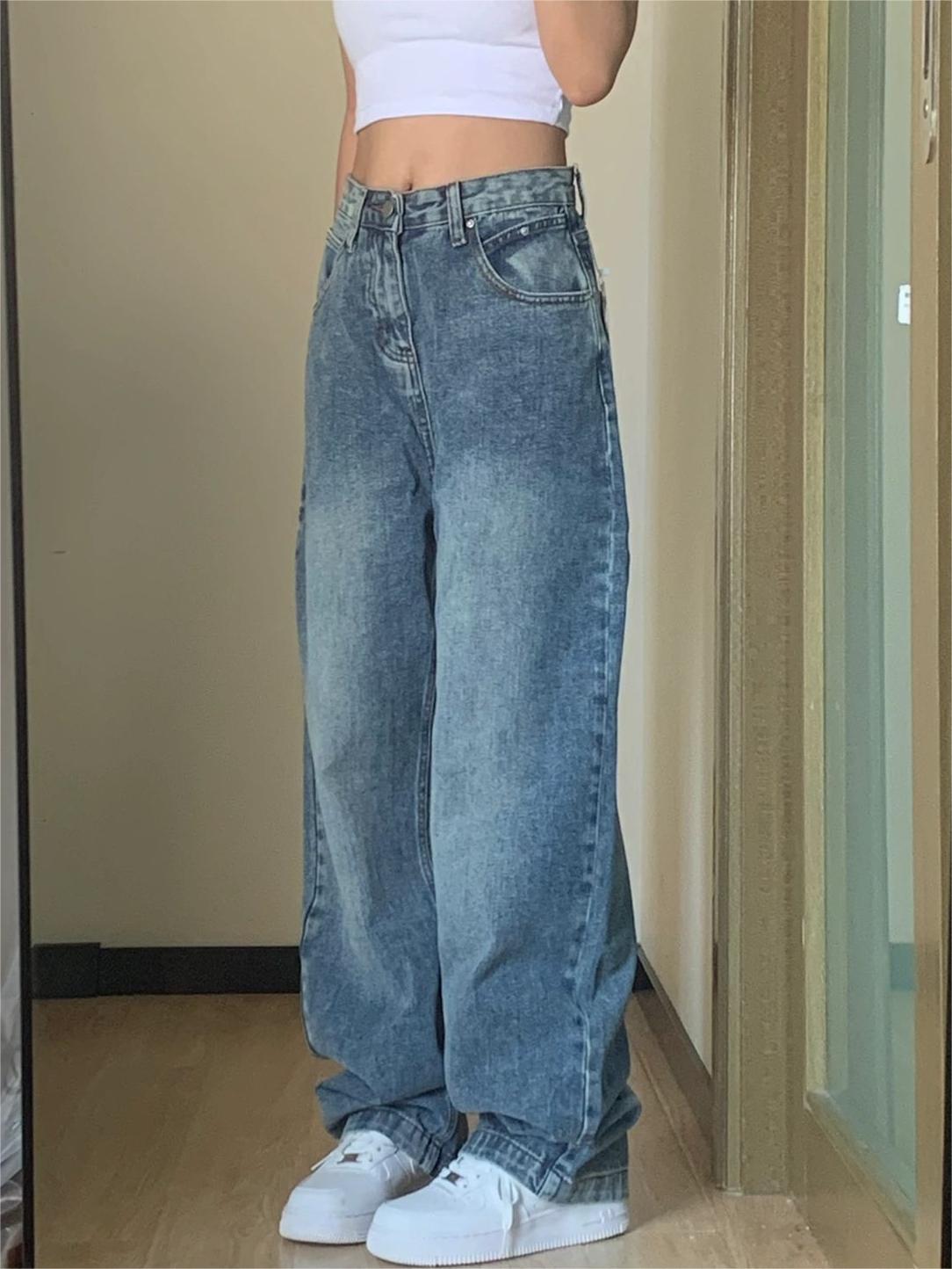 Blue basic boyfriend jeans with a washed look