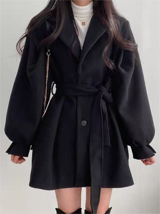 Coat with lapel collar, puff sleeves and belt