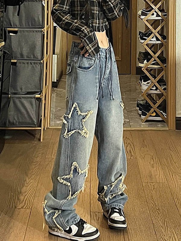 Faded vintage boyfriend jeans with star patch